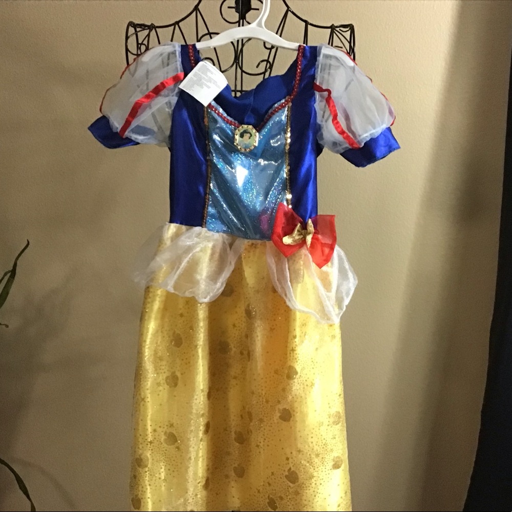 Snow White costume size 4/6